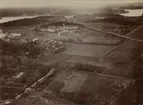 Vy över västra Kungsholmen, Mälaren samt Ulfsundasjön, Stockholm. Fotografi taget från luftballongen 