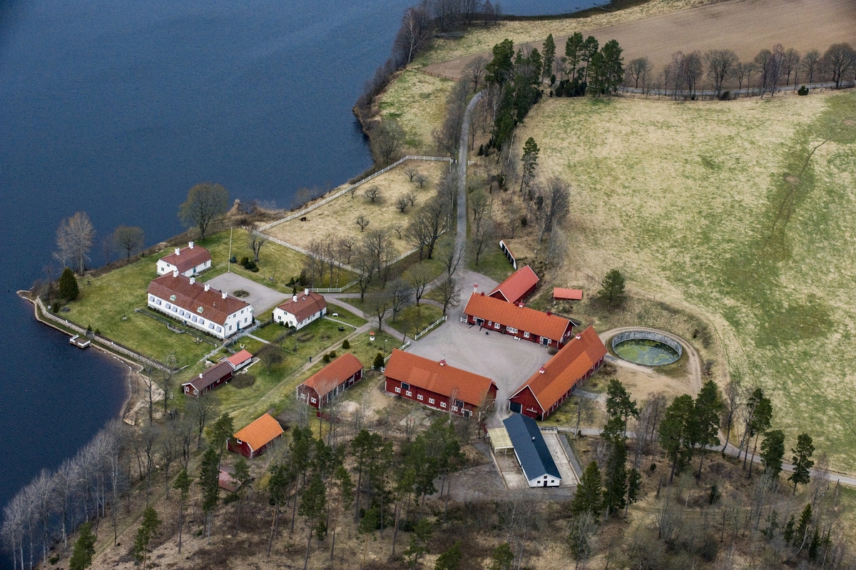 Flygfoto över Hubbestads säteri i Vaggeryds kommun.