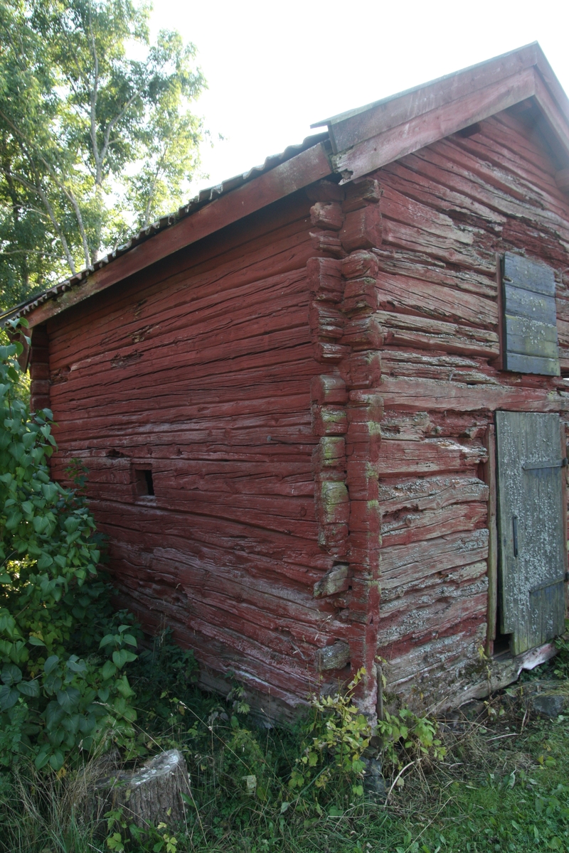 Timrad tiondebod vid Läbyvads hembygdsgård, Österby 9:4, Läby socken, Uppland 2014