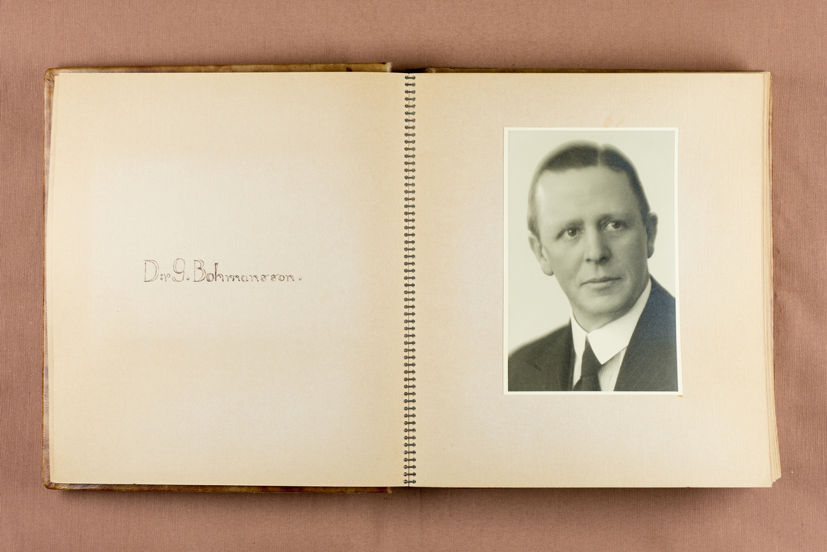 Fotoalbum från sjuksköterskeutbildningen i Örebro 1942-45