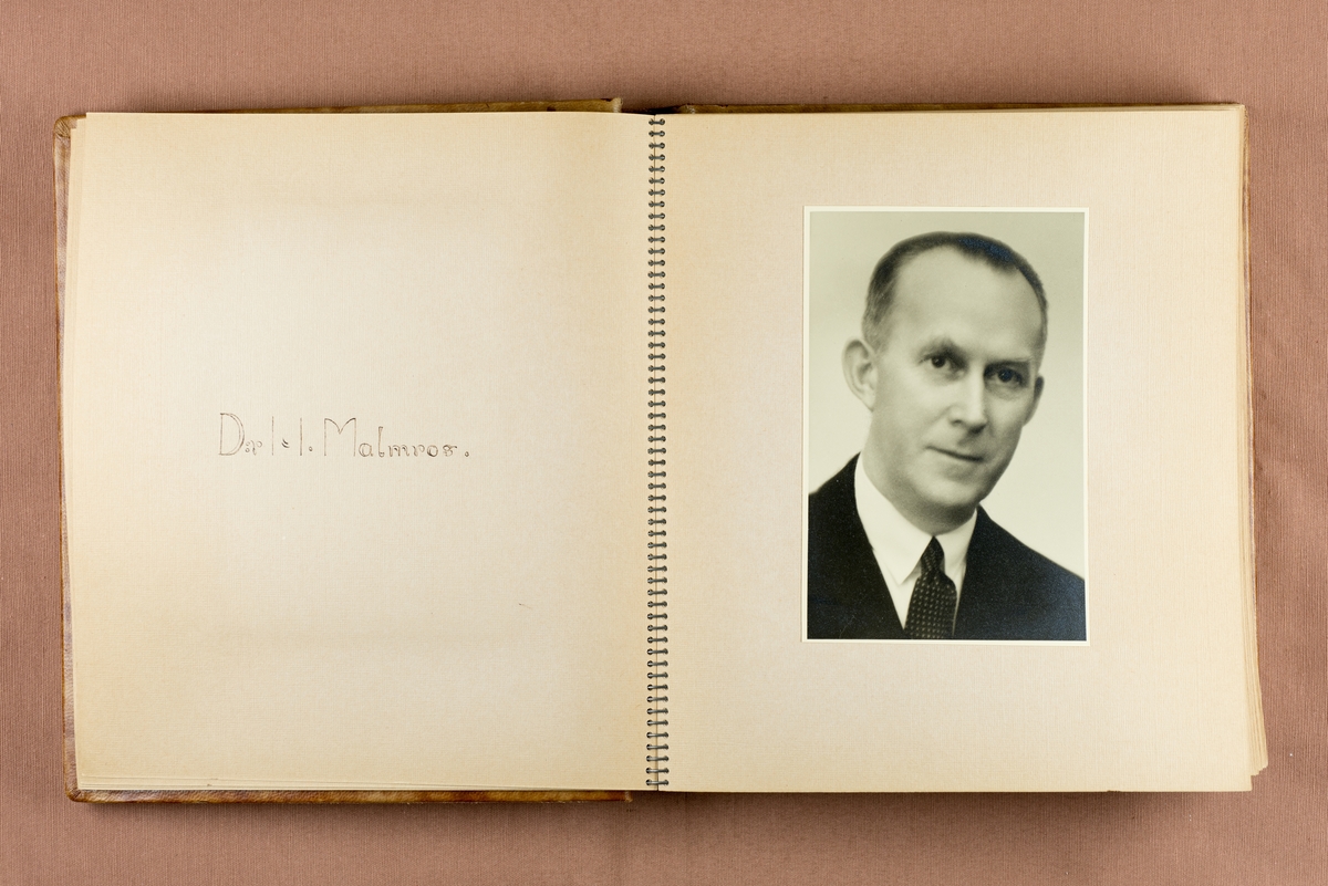 Fotoalbum från sjuksköterskeutbildningen i Örebro 1942-45