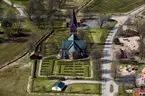 Flygfoto över Lommaryds kyrka i Aneby kommun.