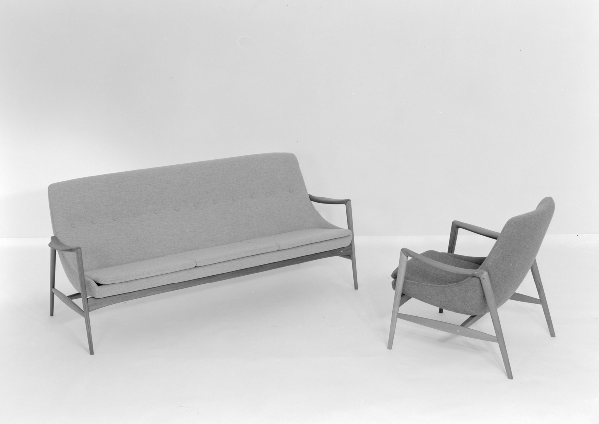 Lenestol ; lav modell og sofabenk.