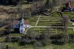 Flygfoto över Marbäcks kyrka i Aneby kommun.