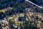 Flygfoto över Nykyrka kyrka i Mullsjö kommun.