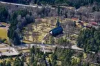 Flygfoto över Nykyrka kyrka i Mullsjö kommun.