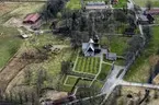 Flygfoto över Nydala kyrka och Nydala säteri i Värnamo kommun.