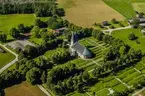 Flygfoto över Rydaholms kyrka i Värnamo kommun.