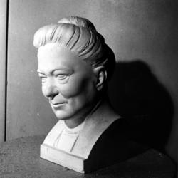 Vid sitt besök i Borgå år 1912 skulpterades denna byst av Se