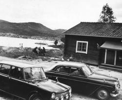 Nötöns camping. I bakgrunden Åstebykullen, Vitsandshöjden oc