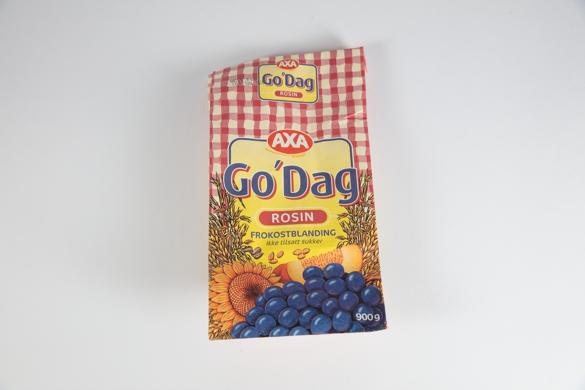 En tom papirpose tilhørende Axa Go´Dag  frokostblanding.