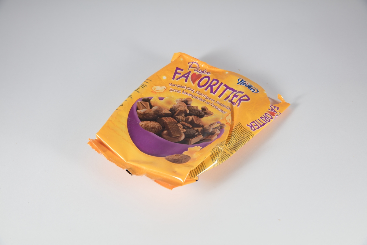 En pose med emballasjer til ulike typer mel, sjokolader, havregryn etc.