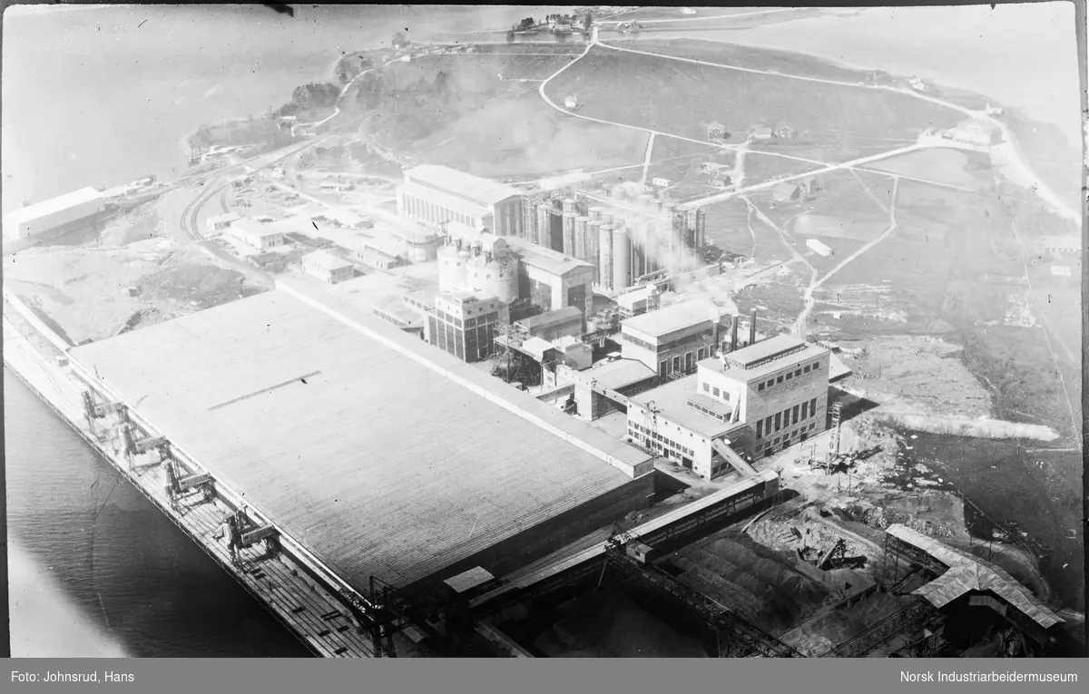 Flyfoto av Herøya industripark