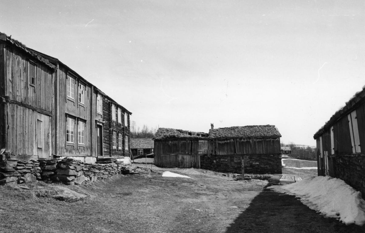 Gårdsanleggene Mattisvollen vestre og østre i Djupsjølia, Røros