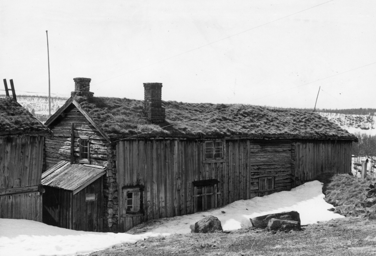 Gårdsanleggene Mattisvollen vestre og østre i Djupsjølia, Røros