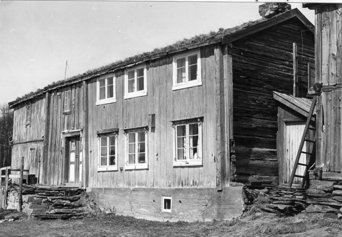 Gårdsanleggene Mattisvollen vestre og østre i Djupsjølia, Røros
