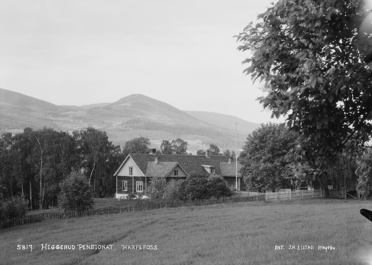 Sør-Fron. Harpefoss. Heggerud gård og pensjonat.