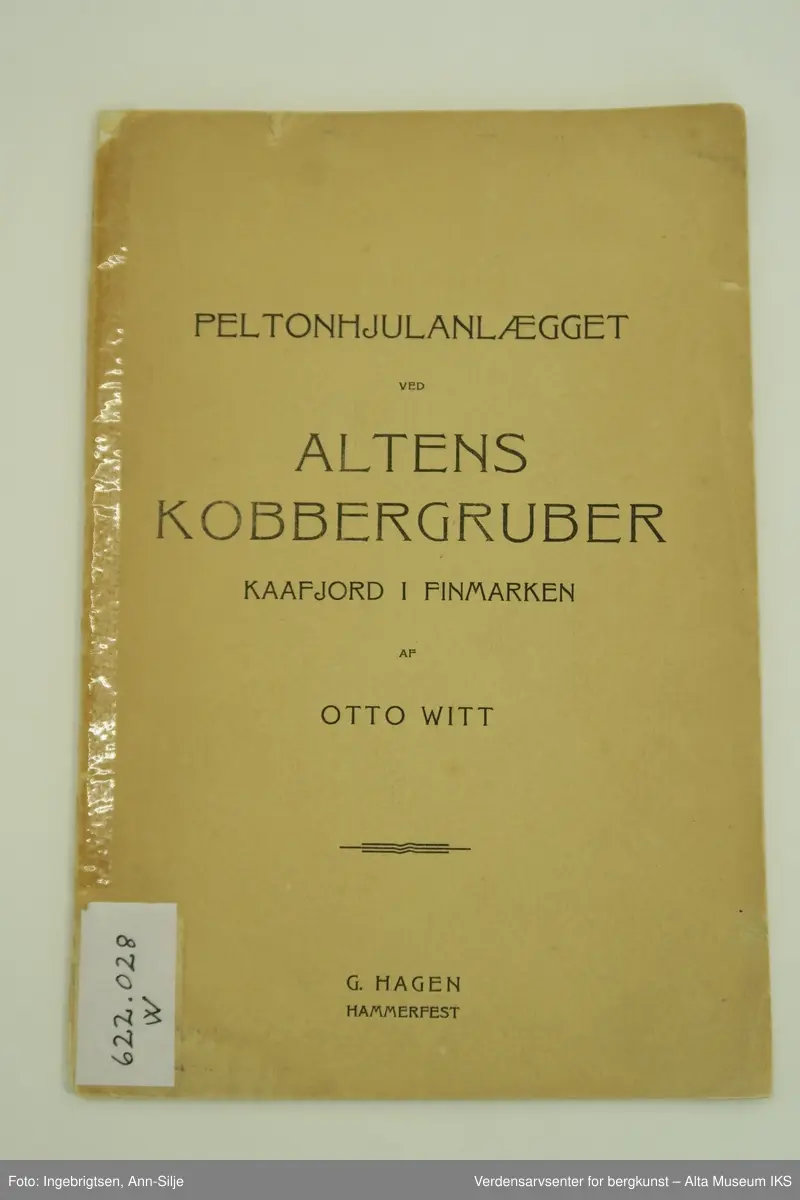 Lite hefte med gråbrunt omslag. A5 størrelse.