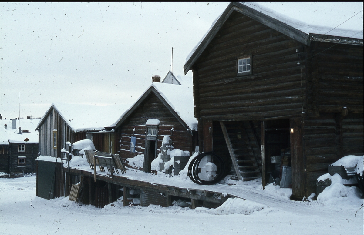 To stabbur i Leighgården på Røros