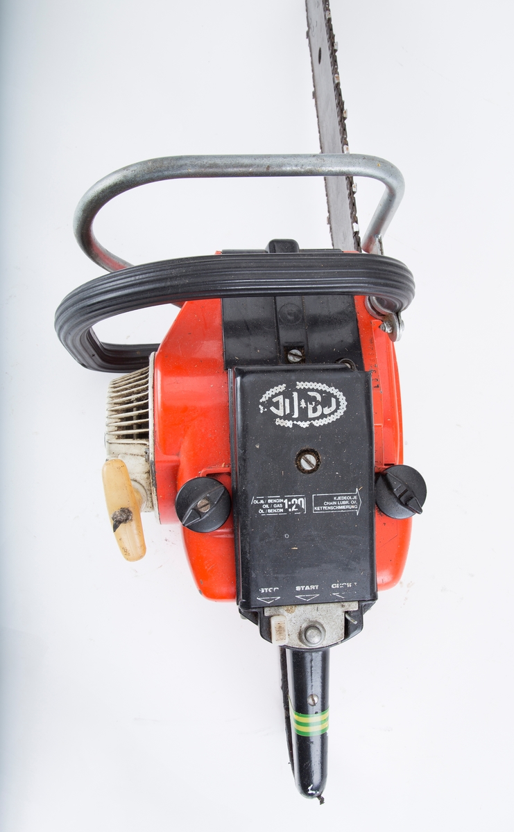 Bensindrevet motorsag fra JO-BU-fabrikken i Frogn. Modell L6 1968.