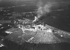 Flygfoto över Vaggeryds massafabrik i Vaggeryd.