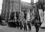 Professor Emanuel Linderholms stoft förs från Uppsala domkyrka till Uppsala gamla kyrkogård