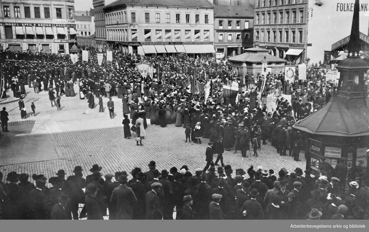 1. mai 1915 på Youngstorget i Oslo.