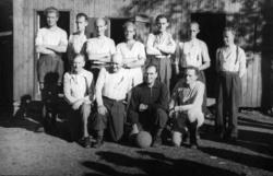 Lærernes Fotballag. Moelv. 1 rekke f.v. Petter Nyhus, Kilde,