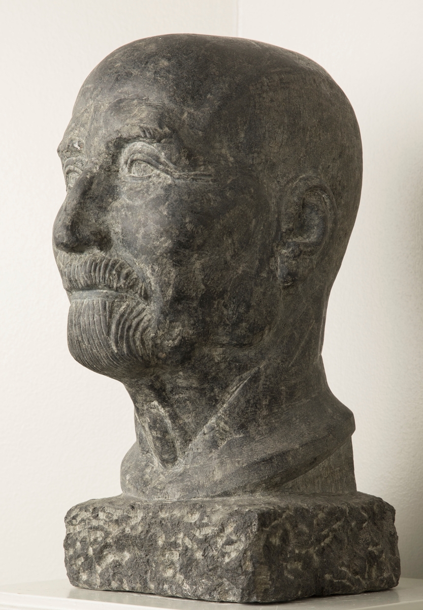 Ivar Tveiten [Byste]