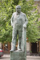 Stortingspresident Carl Joachim Hambro [Skulptur]