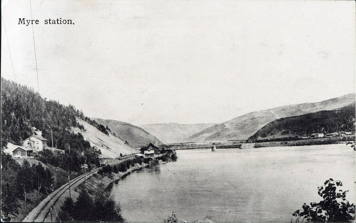"Myre Station" Myre jernbanestasjon, skiftet navn til Fåvang stasjon i 1921, landskap, Gudbrandsdalen.