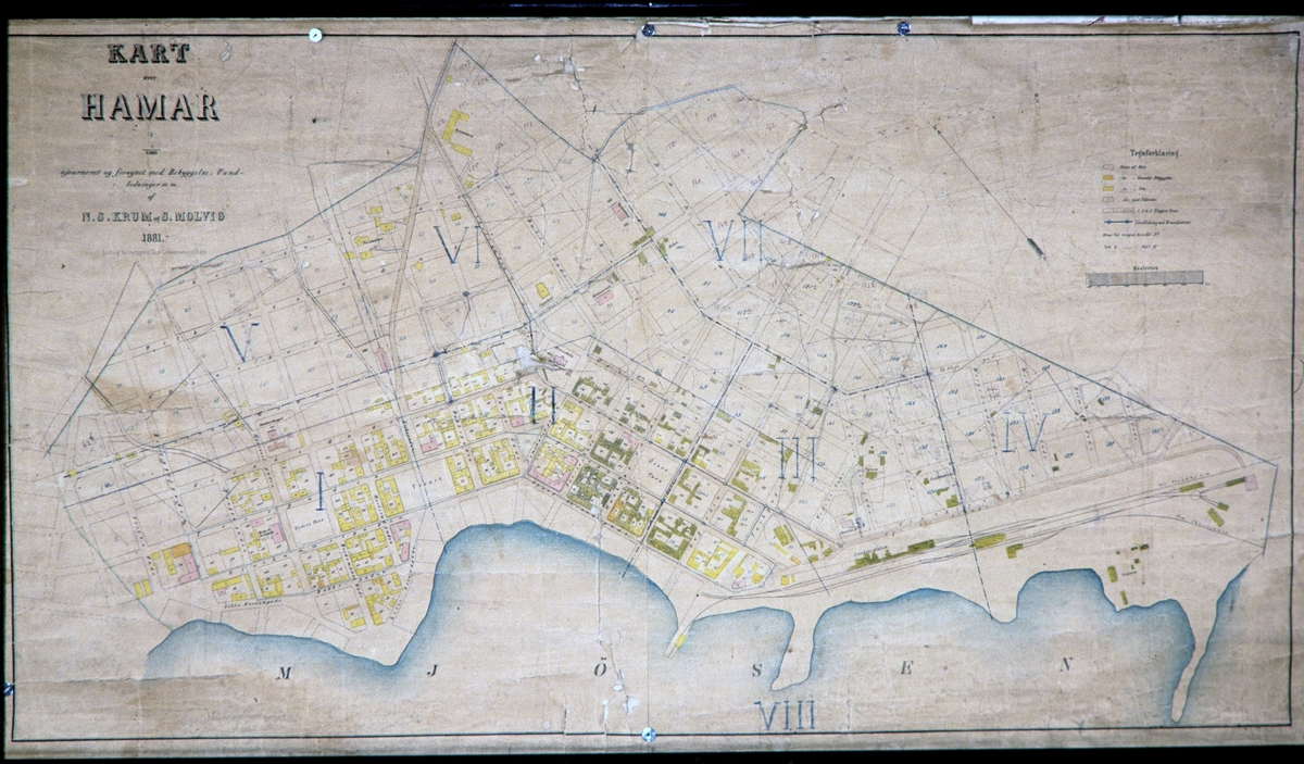 Hamar kommune, kart over Hamar by tegnet av N. S. Krum i 1881, bebyggelse med kvartalsnummer og gatenavn, Nicolai Solner Krum og S. Molvig,