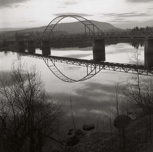 Gamla Backa-bron över Ljusnan, byggd 1934.