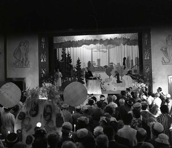 Hembygdsföreningen håller möte i Forsgården vid Köpmanholmen, 1959.