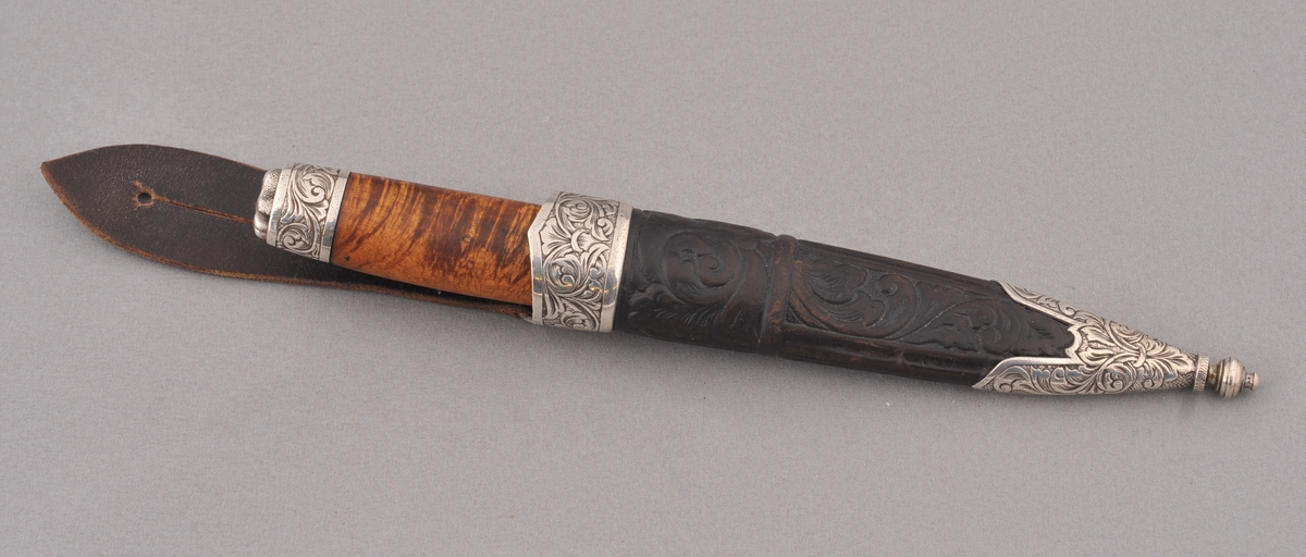 Kniv med sylvholka slire. Sjå undernummer for detaljer.