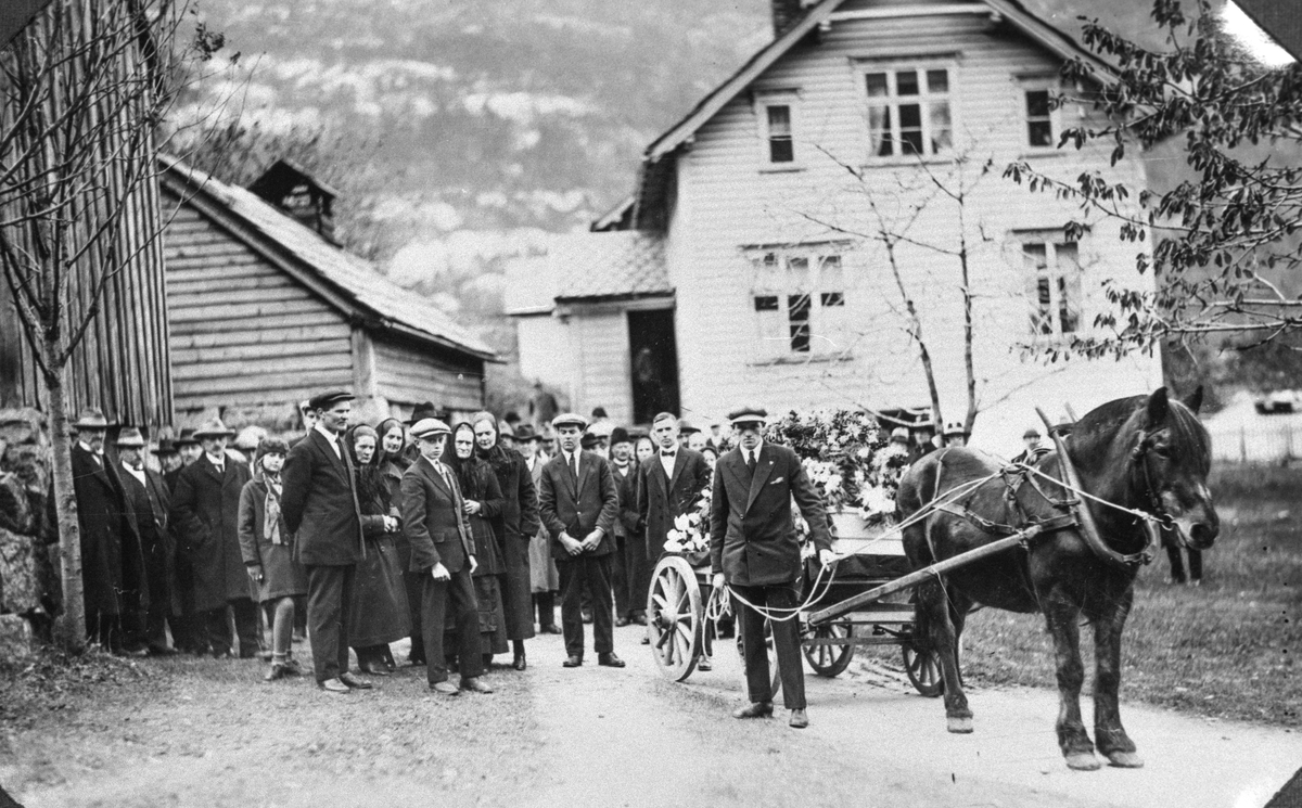 Asbjørn Eide si gravferd