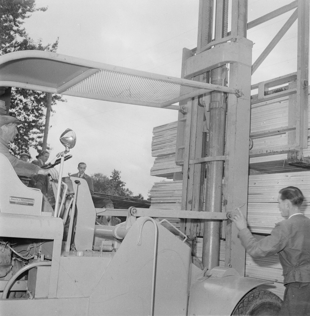 Skogsägarföreningen, besök på sågverk, Uppland 1947