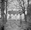 Röks kyrkoherdebostad 1936. Vid tiden disponerades den av kyrkoherde Karl Axel Påhlman. Vy från söder.