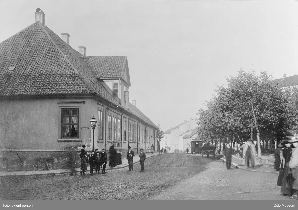 gateløp, mennesker, Oslo Ladegård, bygårder