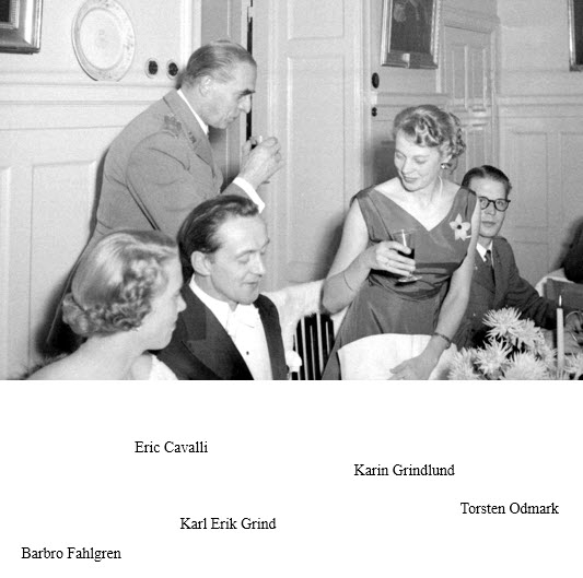 Årets höjdpunkt på mässen var den traditionstyngda Höstmiddagen med fruar.

Personer: Barbro Fahlgren, Erik Cavalli, Karl Erik Grind, Karin Grindlund och Torsten Odmark.
Placering, se bild 2.