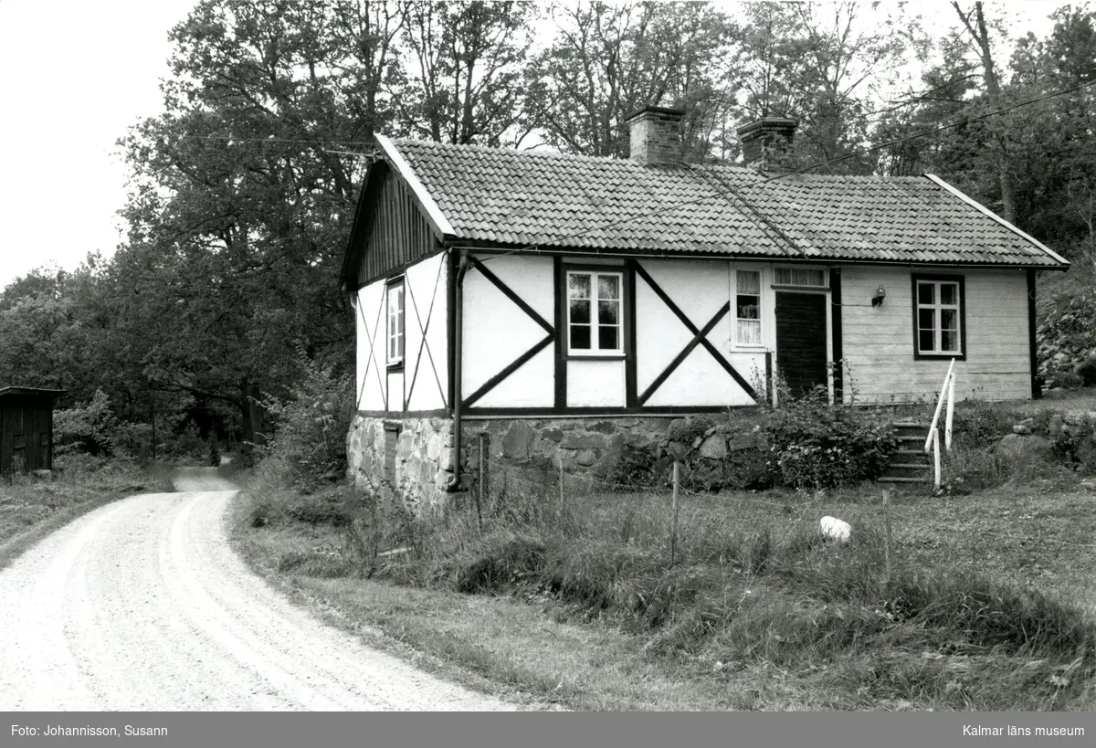 Korsvirkeshus i Gränerum, exteriör sett från framsidan, sett från vägen.

Foto: Susann Johannison 1994