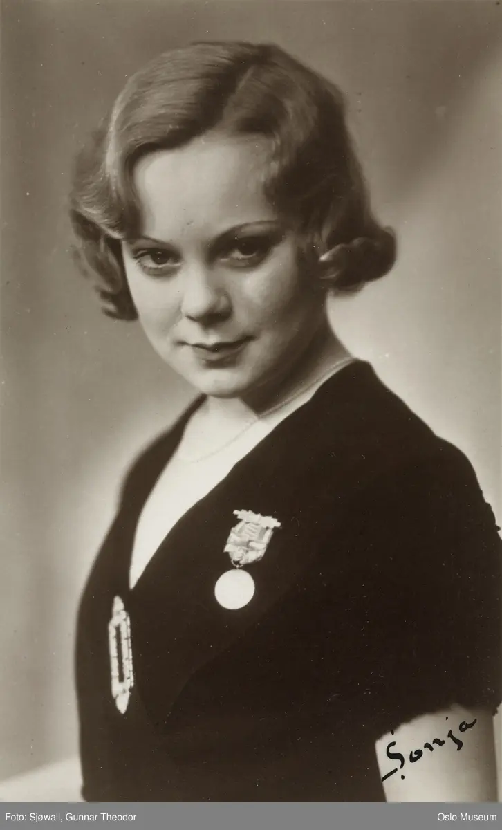 portrett, kvinne, kunstløper, brystbilde, medalje fra hennes første Verdensmesterskap