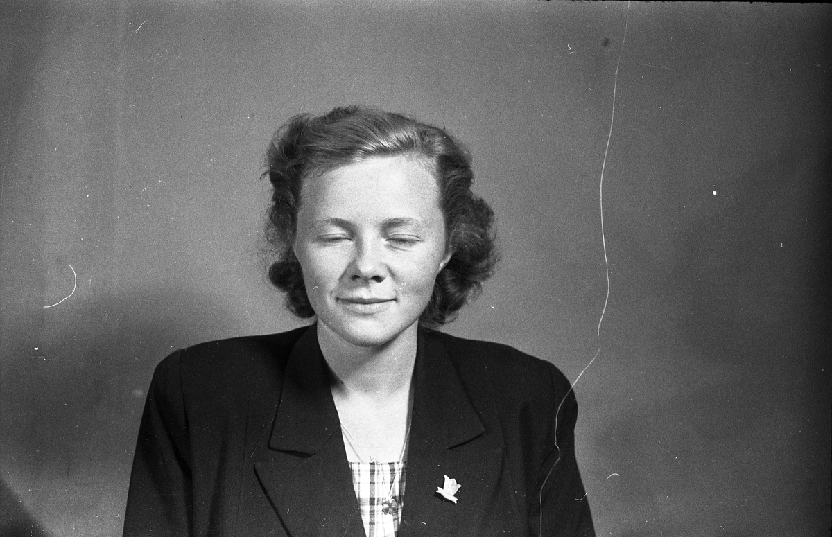 Kari Karsrud (g.Enger Kindlihagen) - Portrett.