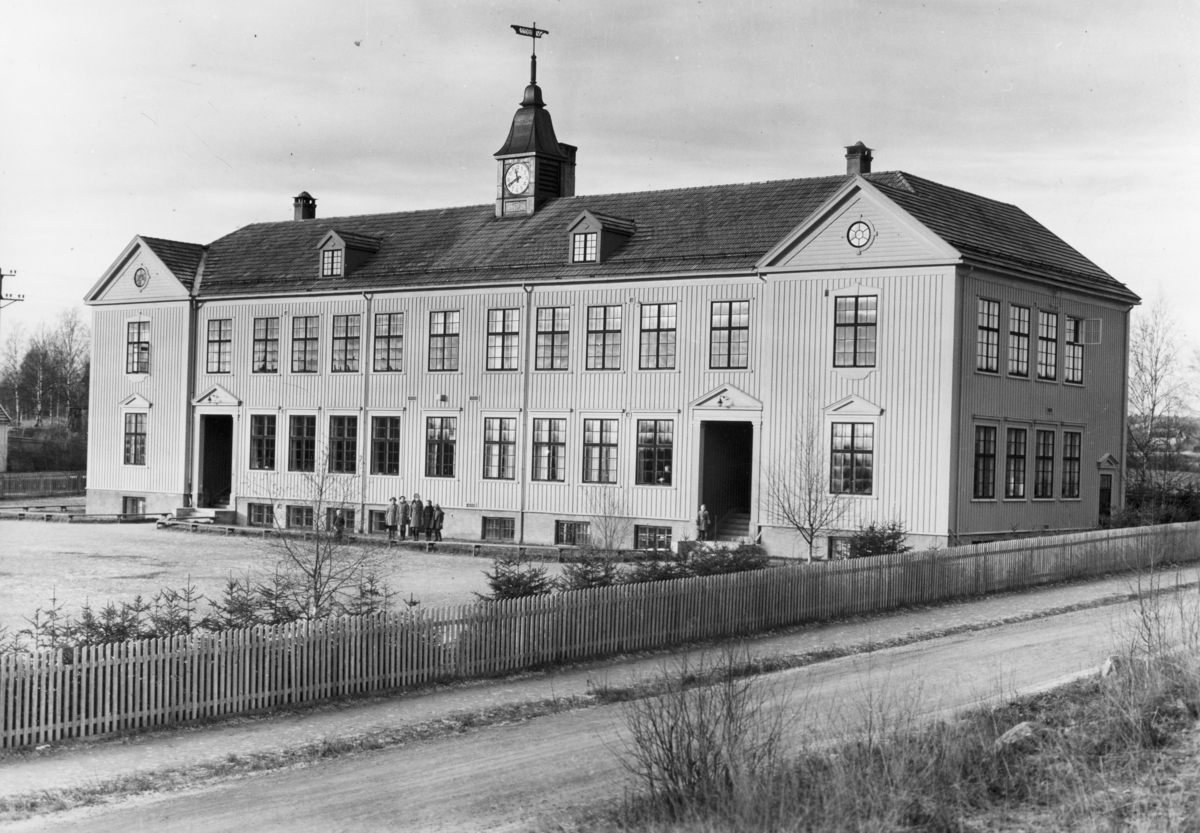 Rollsløkken skole, eksteriør. Rollsløkka, Hamar.