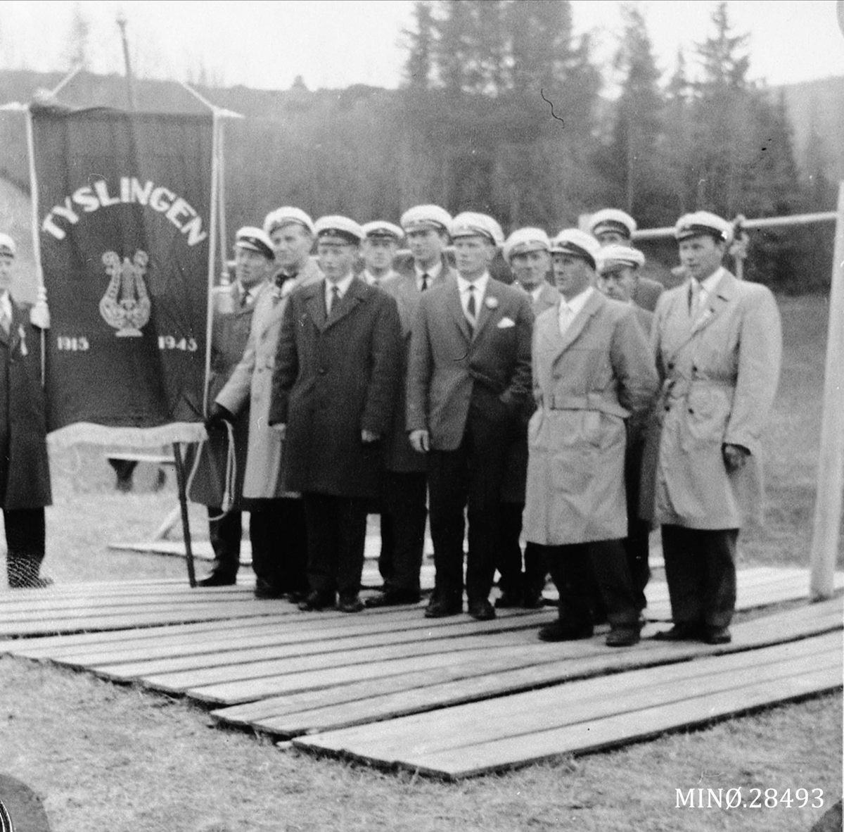 Sangerstevne i Tylldalen i 1960-åra. Mannskoret Tyslingen