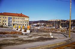 Byggnation av nya Mölndals Bro, ca 1974-1975. Till vänster s