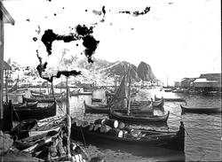 Fiskevær med åpne båter