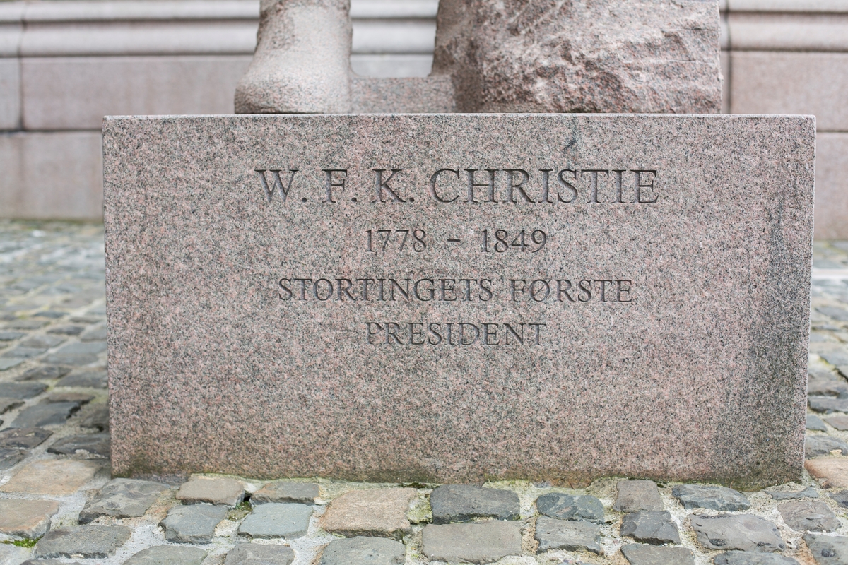 W.F.K. Christie [Skulptur]