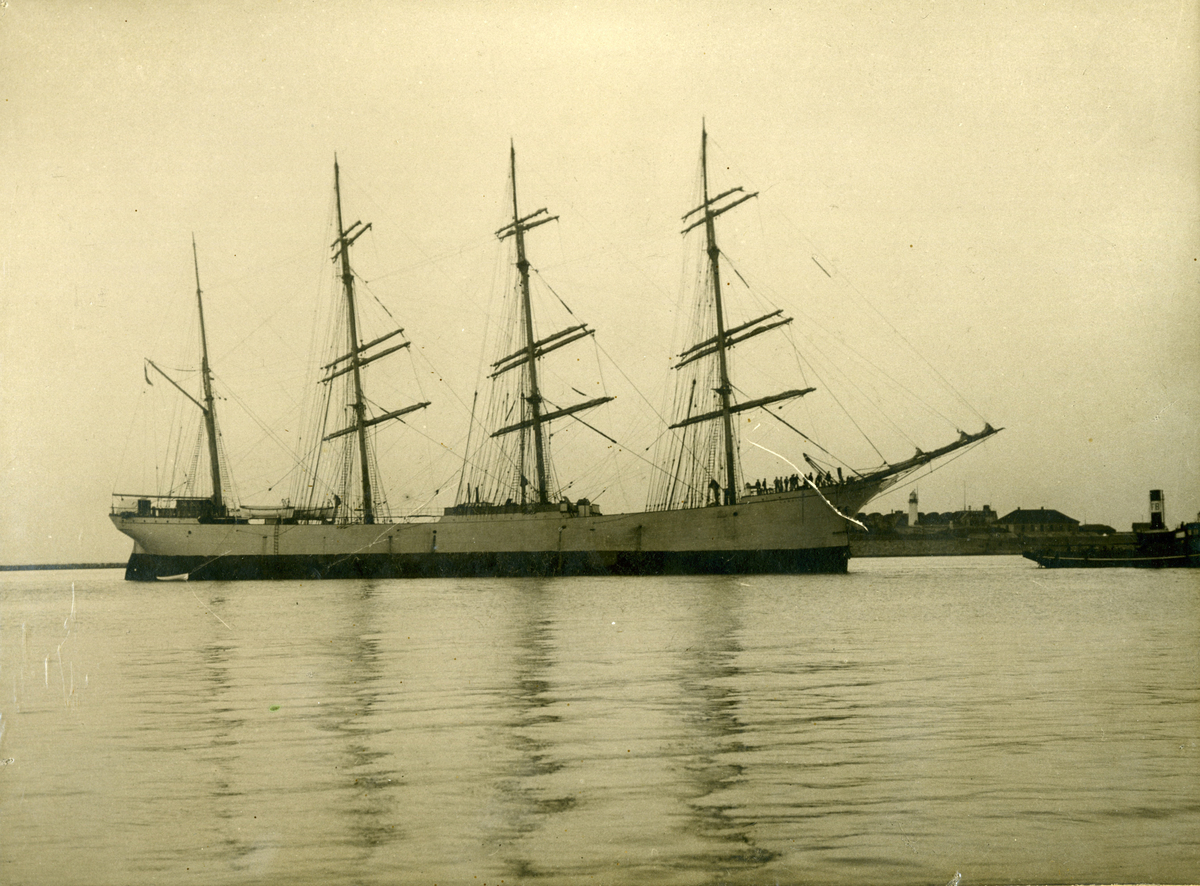 Fyrmastade stålbarken Lawhill ägdes av Gustaf Erikson 1917-1942.