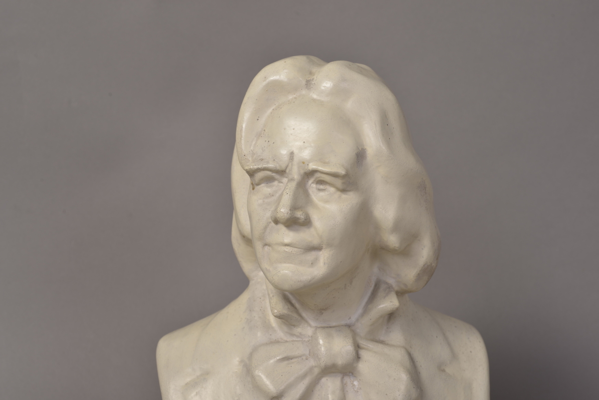 Forestiller Ole Bull.